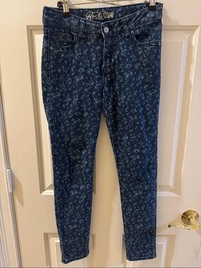 RockStar by Old Navy Floral Print Skinny Jeans in Dark Blue